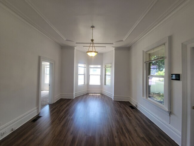 Building Photo - SAC T 9081-9085