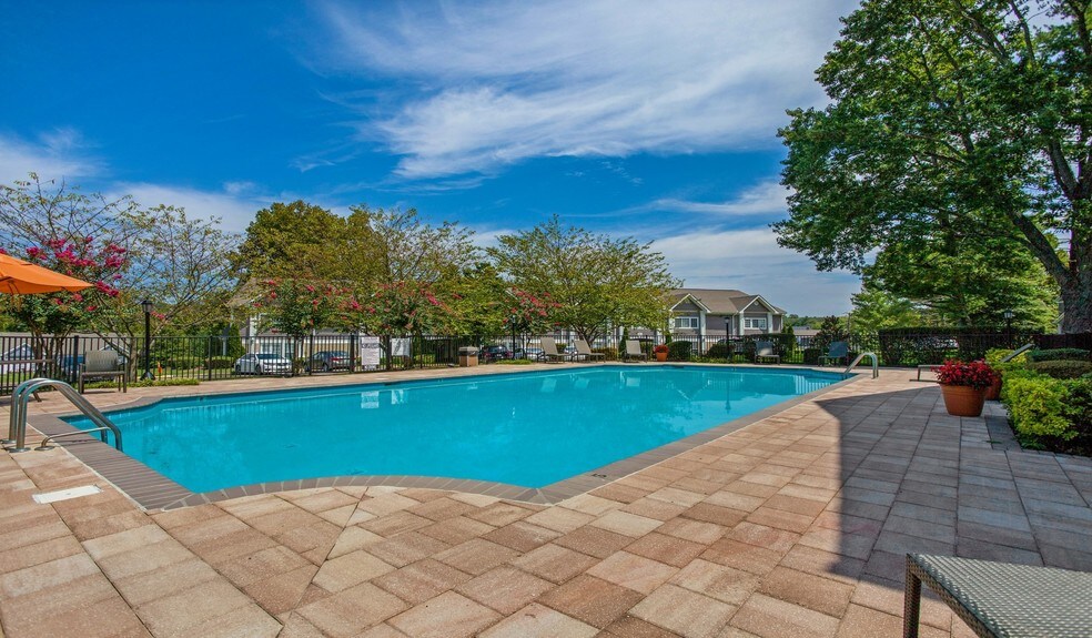 865 Bellevue Apartments Rentals Nashville, TN