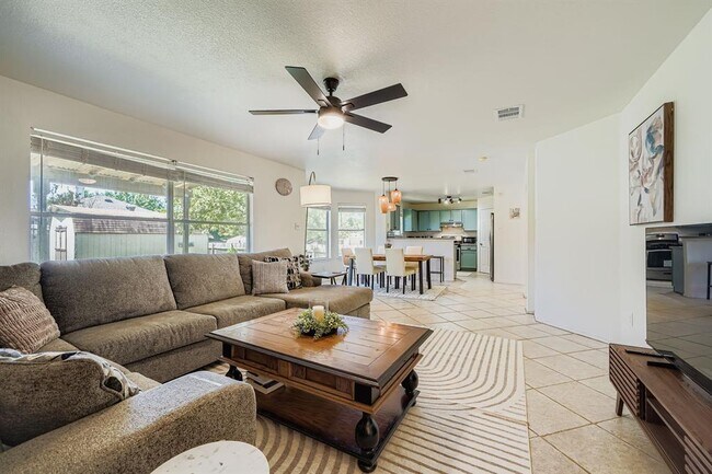 Foto del edificio - 2003 Erika Cove