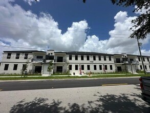Building Photo - 17020 SW 104th Ave