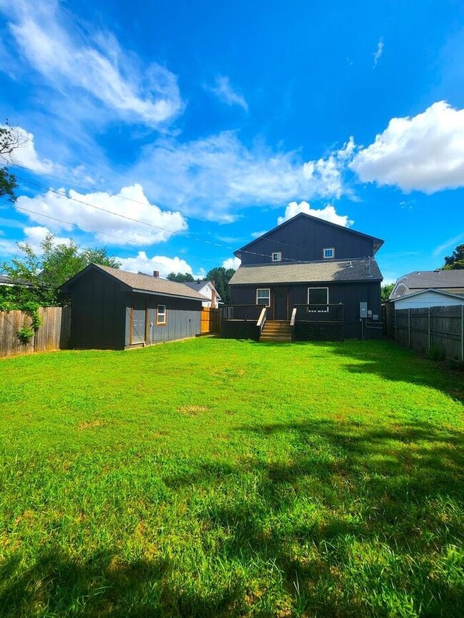 Building Photo - 3 Bed 2.5 Bath 1 Car Garage Built New 2021...