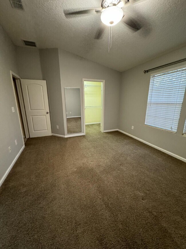 Foto del edificio - 3 bedroom 2.5 bath townhome in Bartram Park