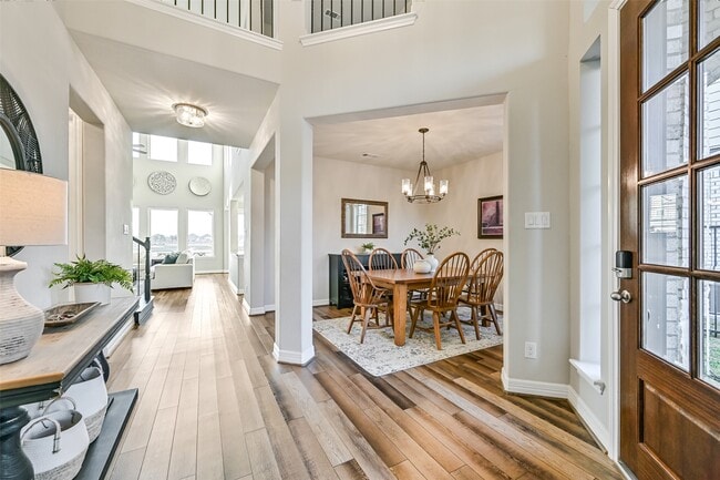 Foto del edificio - 3103 Flora Manor Dr