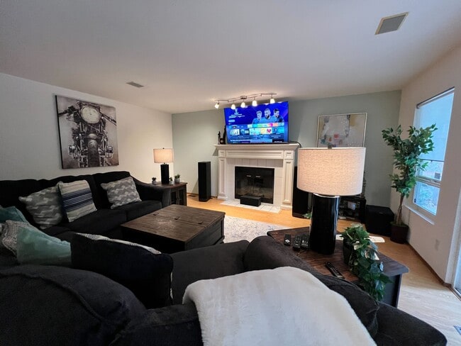 Foto del edificio - 5401 Highland Dr SE