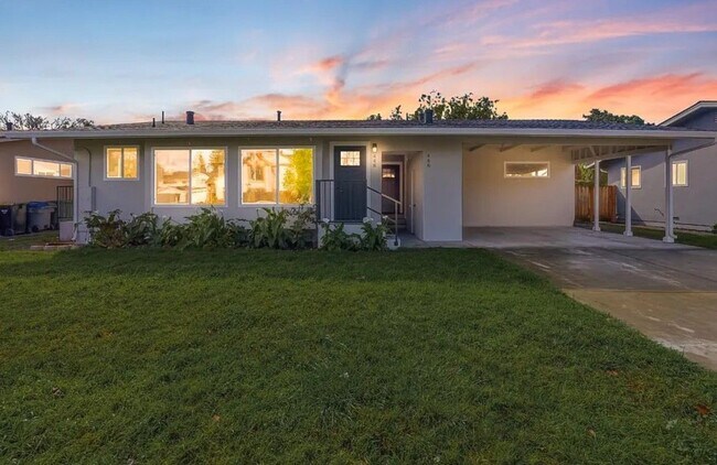 Foto del edificio - 446 Waddington Ave