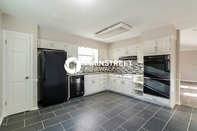 Foto del edificio - 5 Bedroom Pet-Friendly Home in NASHVILLE, ...