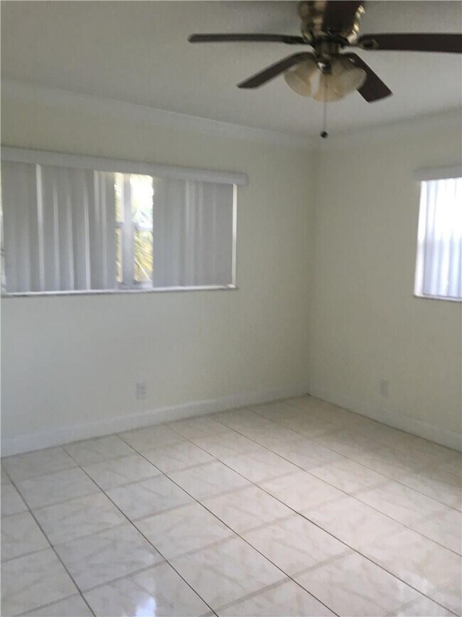 Foto del edificio - 8000 S Colony Cir
