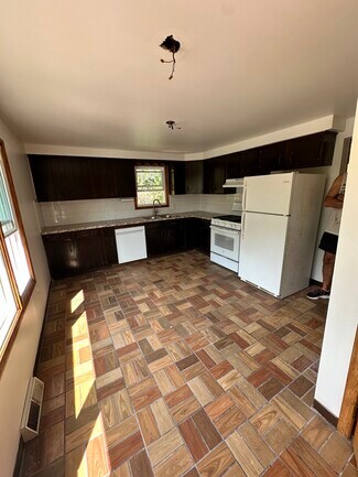 Building Photo - 350 Seneca Creek Rd