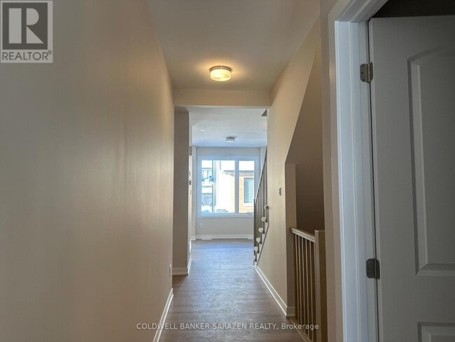 Building Photo - 417 Les Emmerson Dr