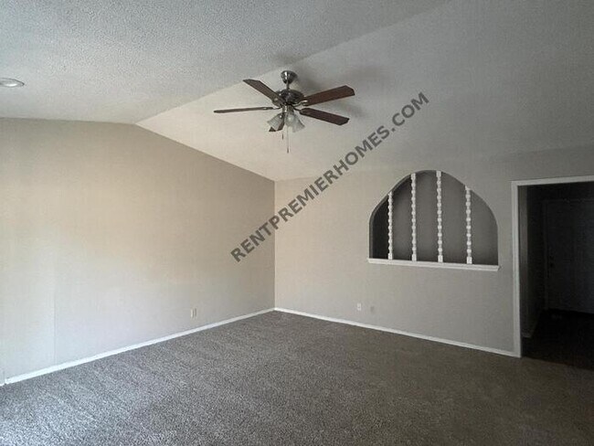 Building Photo - 1237 N Ironwood Pl