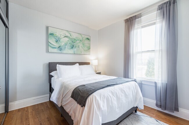 2do piso Cama 1 - 1724 S 63rd St