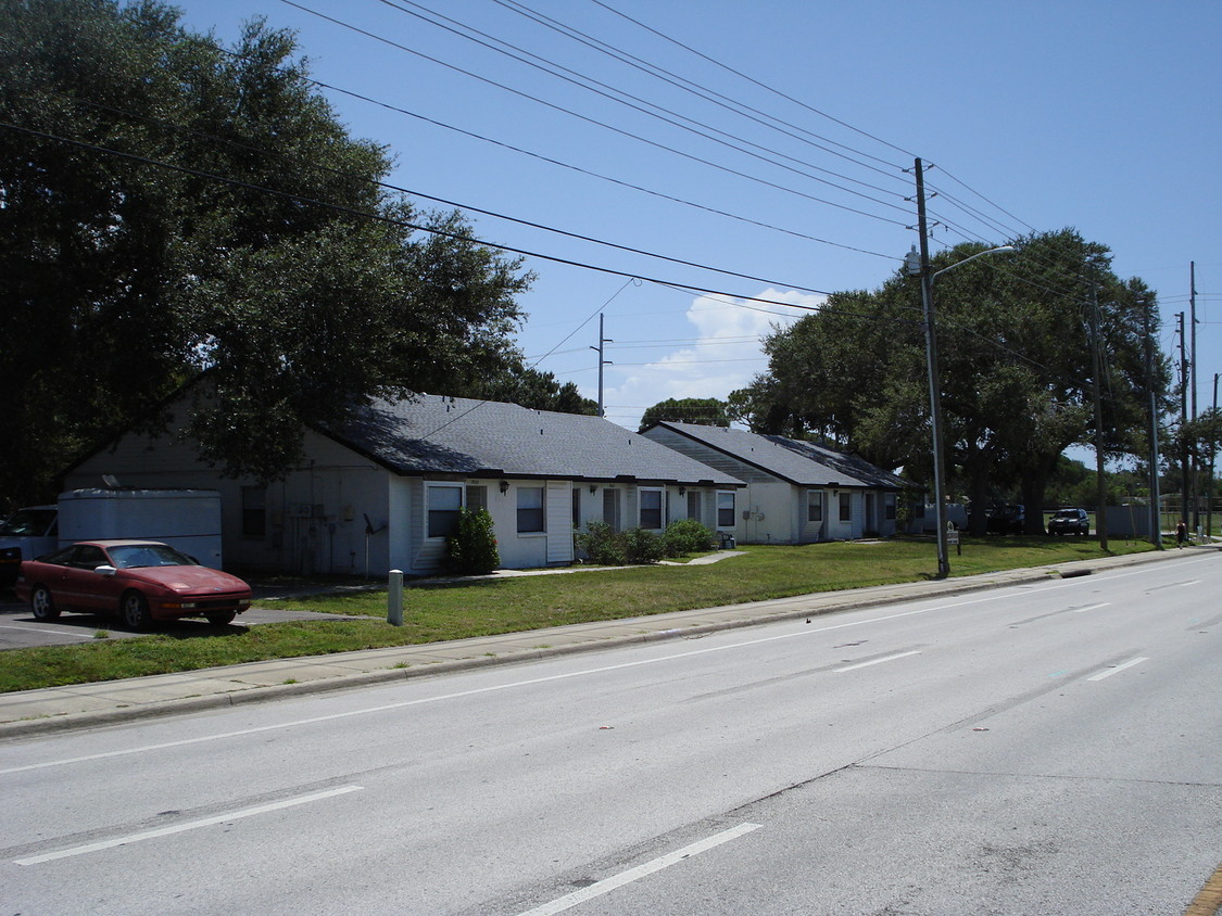 Foto del edificio - Parkwood Apartment Homes