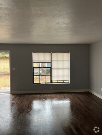 Building Photo - 6137 NW 26th St