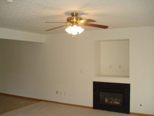 Building Photo - 563 Rockets St
