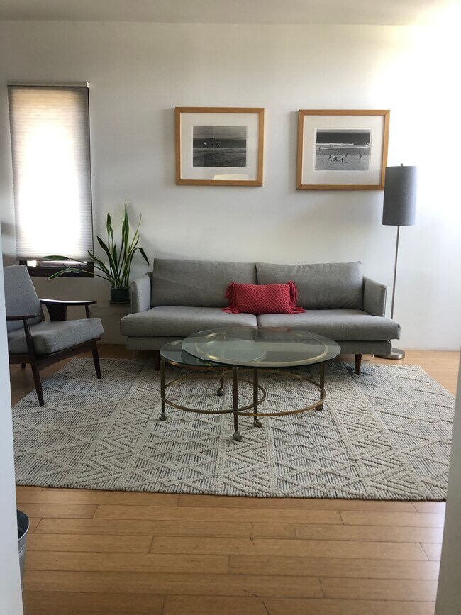 Foto del edificio - 736 San Miguel Ave