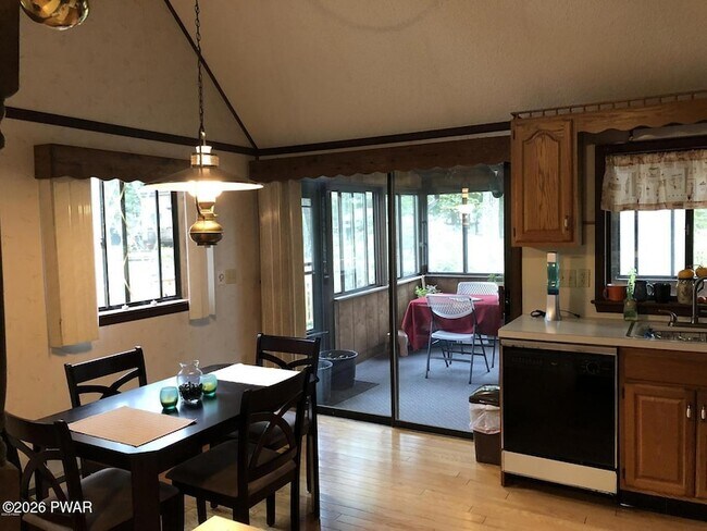 Foto del edificio - 159 Spring Dr