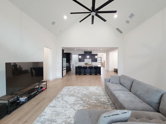 Foto del edificio - Beautiful New Home in Manvel, Texas featuring 4 spacious bedrooms and 3.5 bathrooms with 3 car ga...