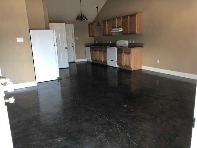 Building Photo - 15041 Tall Tines Drive