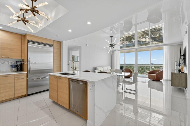 Building Photo - 1 N Ocean Blvd