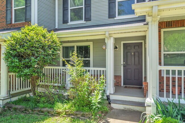 Building Photo - 17 Provence St- 2 bed/1.5 bath townhome fo...