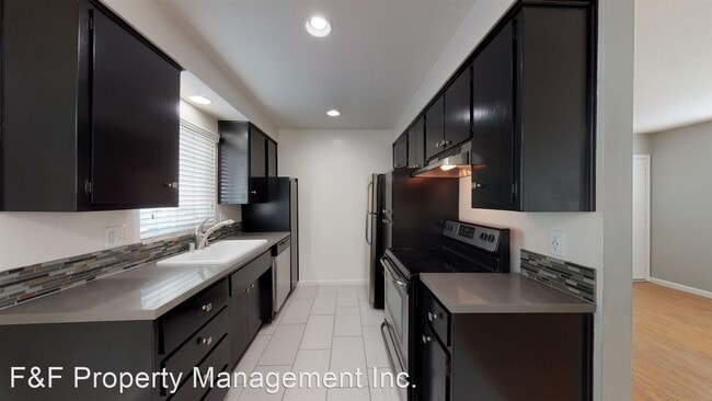 Building Photo - 4025 Arizona St