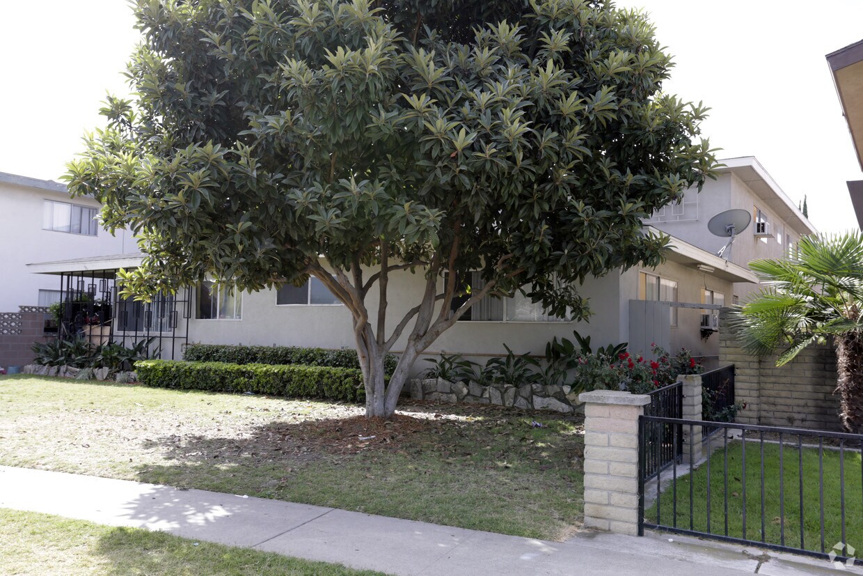 Foto del edificio - 9642 Maureen Dr