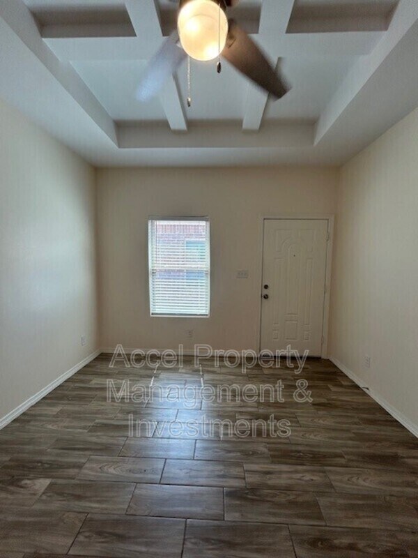 Foto del edificio - 1012 W La Pointe Ave