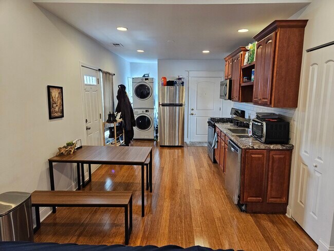 Foto del edificio - 3436 S Western Ave