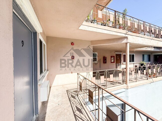 Foto del edificio - 13129 Oxnard St