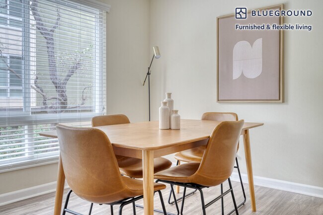 Foto del edificio - 1788 Oak Creek Dr