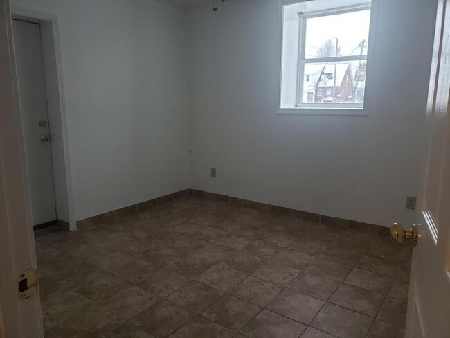 Building Photo - 316 Alvarado Ave