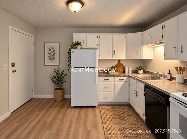 Building Photo - 10 Tall Pines Dr