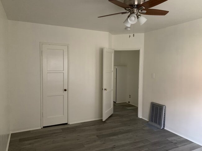 Bedroom - 3960 Crenshaw Blvd