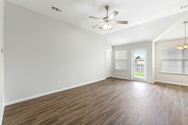 Building Photo - 7911 Woodbury