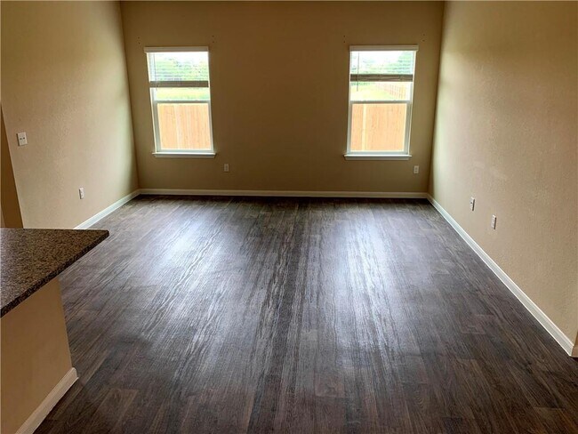 Building Photo - 160 Cherry Blossom Dr