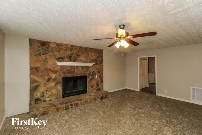 Building Photo - 594 Picketts Ridge