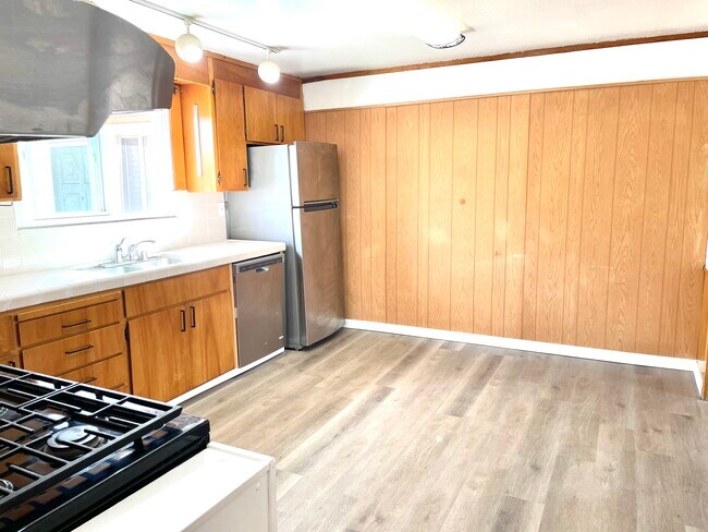 Foto del edificio - 6815 Moeser Ln