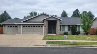 Building Photo - 1034 SW Princeton Pl