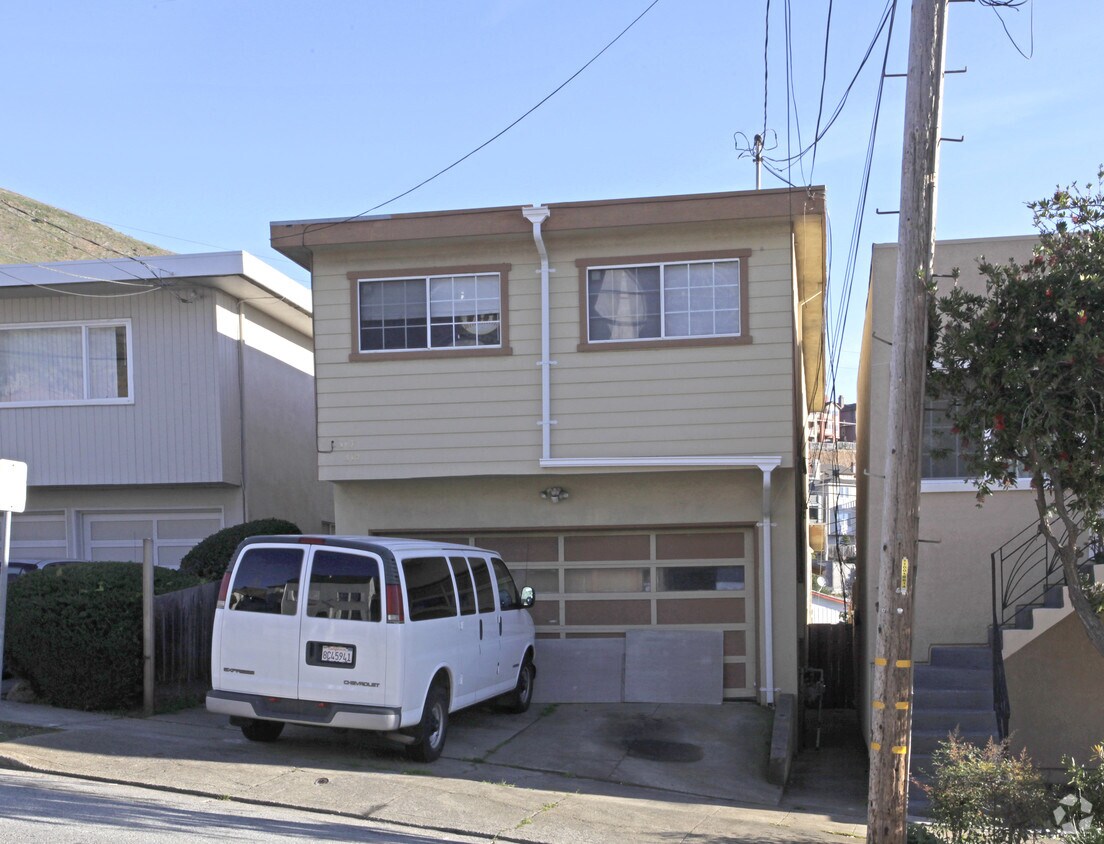 Building Photo - 312-314 Chapman Ave