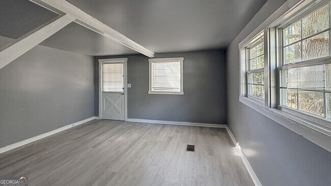 Foto del edificio - 505 Osborne St