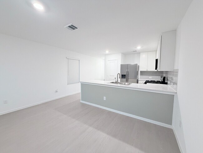 Foto del edificio - 945 Pertuso Ln