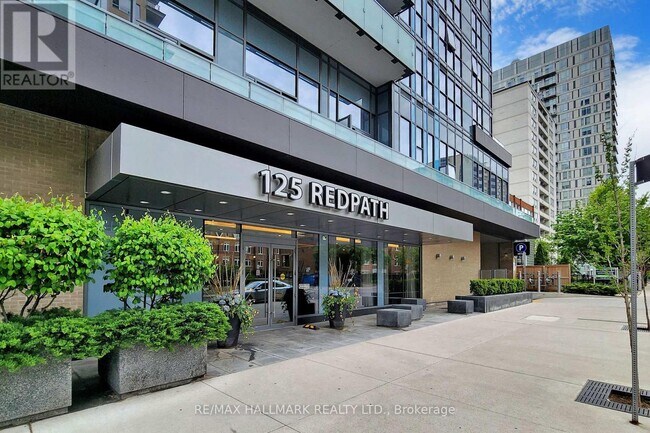Building Photo - 125 Redpath Ave
