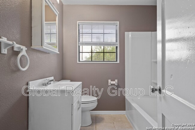 Foto del edificio - 401 Mitchell Ave