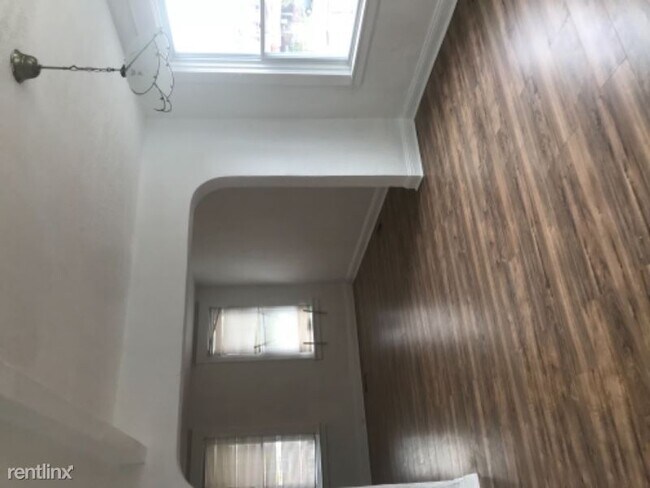 Building Photo - 3 br, 1 bath Townhome - 2319 Aisquith St