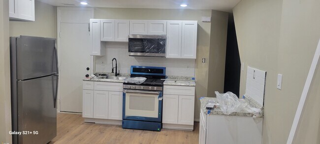 Building Photo - 5004 Griscom