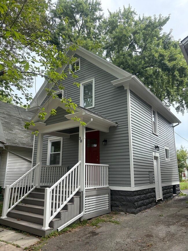 Building Photo - 38 Lisbon St