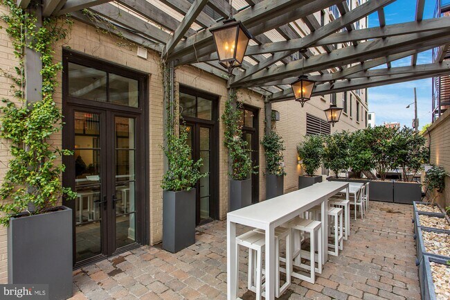 Foto del edificio - 1011 M St NW