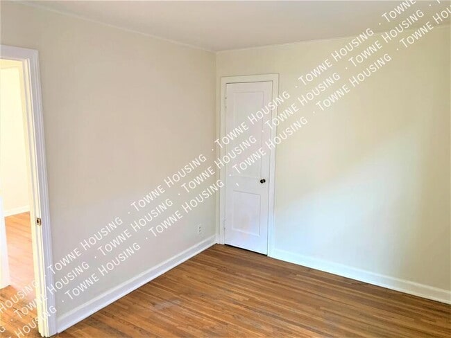 Building Photo - 93 Eckhert St