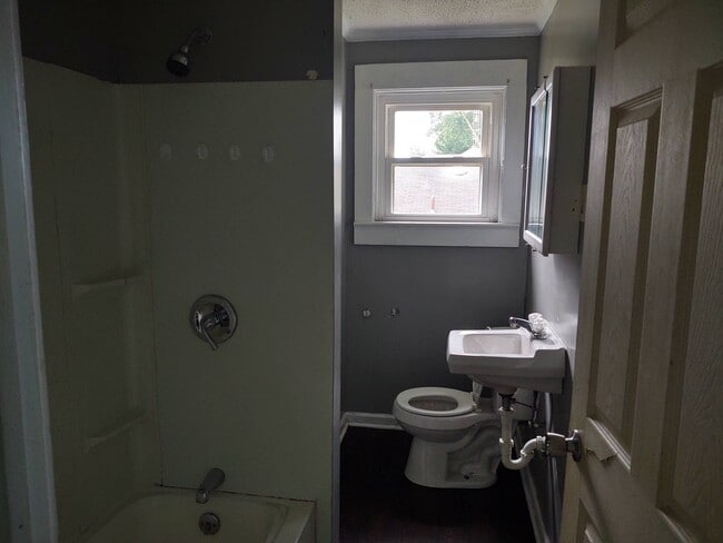 Building Photo - 2358 Hoge Ave