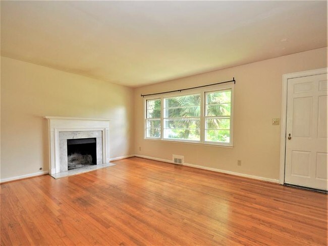 Building Photo - 315 Westchester Dr